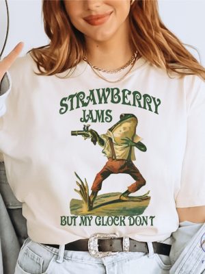 Strawberry Jams But My Glock Dont Shirt Funny Frog Shirt Strawberry Jams But My Glock Dont T Shirt riracha 2