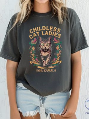 Cat Ladies For Kamala 2024 Tshirt Childless Cat Ladies For Kamala Harris 2024 Shirt riracha 3