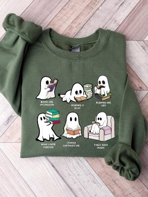 Ghost Reading Books Sweater Bookish Halloween Sweatshirt Halloween Teacher Gift Librarian Halloween T Shirt riracha 2