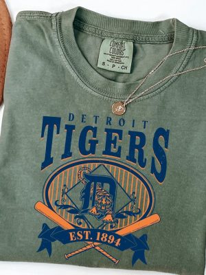 Detroit Tigers T Shirt Vintage Style Graphic Tee Retro Baseball Fan Shirt Detroit Tigers Shirt riracha 3