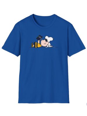 Peanuts Snoopy Charlie Brown Reading Anarchists Cookbook Tribute Shirt Snoopy Reading Book Shirt riracha 3