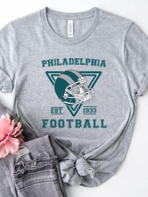 Philadelphia Eagles Football Shirt Hoodie Sweatshirt Gifts For Fan Mens Womens Crewneck Retro Eagles Shirts Gift Game Day Sweater Unique riracha 1 2