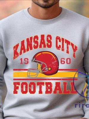 Kansas City Chiefs Football Sweatshirt Hoodie Tshirt Tee Shirts Gifts For Kc Fan Mens Womens Vintage Sweater Game Day Hoodies Mom Dad Unique riracha 1 2