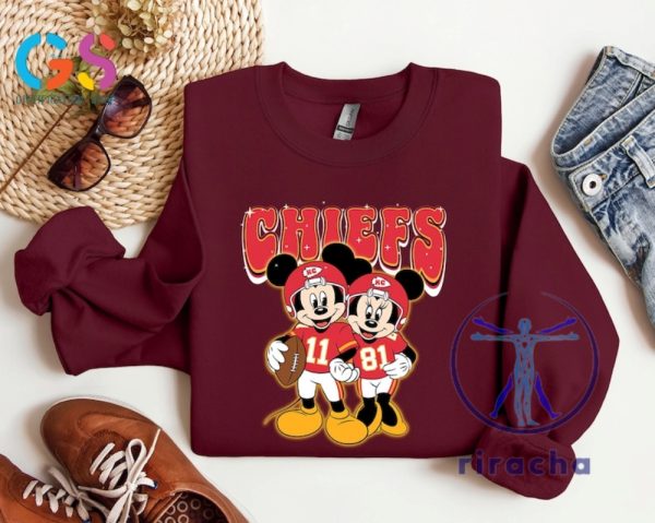 Mickey And Minnie Kansas City Chiefs Sweatshirt Hoodie Tshirt Gifts For Fan Mens Womens Mom Dad Kc Couple Sweater Pullover Hoodies Crewneck riracha 1 1