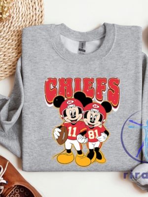 Mickey And Minnie Kansas City Chiefs Sweatshirt Hoodie Tshirt Gifts For Fan Mens Womens Mom Dad Kc Couple Sweater Pullover Hoodies Crewneck riracha 1 2