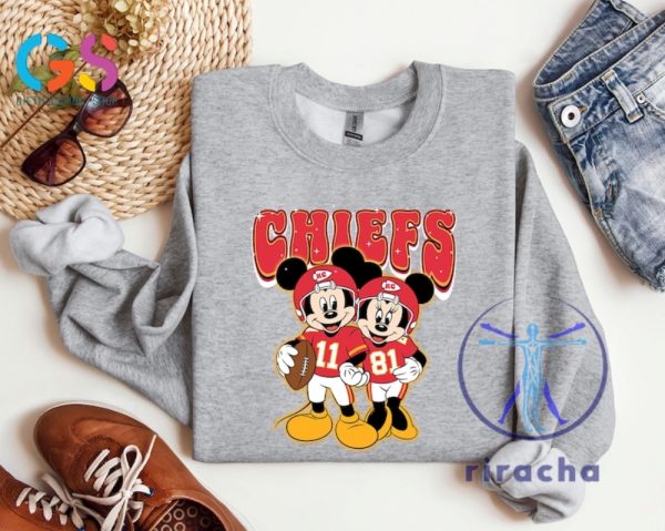 Mickey And Minnie Kansas City Chiefs Sweatshirt Hoodie Tshirt Gifts For Fan Mens Womens Mom Dad Kc Couple Sweater Pullover Hoodies Crewneck riracha 1 2