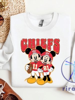 Mickey And Minnie Kansas City Chiefs Sweatshirt Hoodie Tshirt Gifts For Fan Mens Womens Mom Dad Kc Couple Sweater Pullover Hoodies Crewneck riracha 1 4